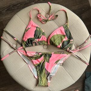 Eidon scrunch butt bikini Medium coral green leaves. Beautiful ☀️👙